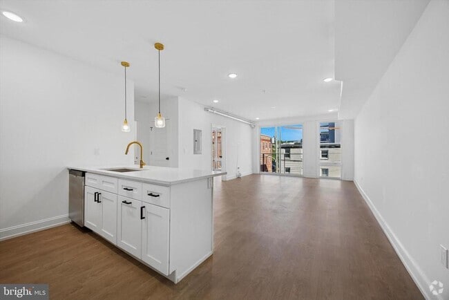 Building Photo - 1614 Ridge Ave Unit 406 Rental