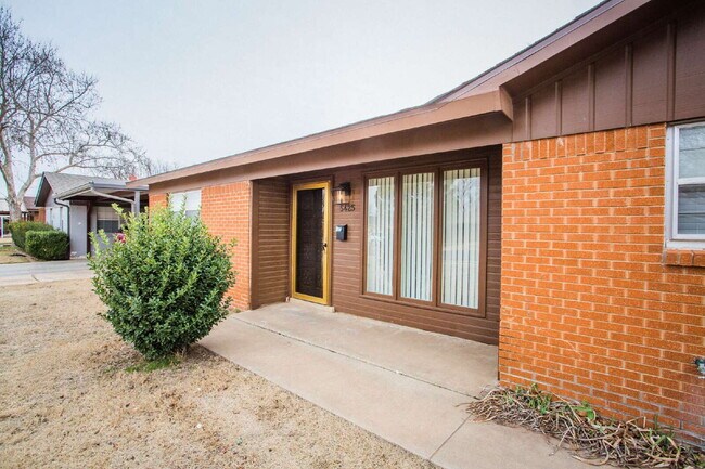 Photo - "Charming 3-Bed Retreat in Lubbock with Granite Accents & Spacious Living!"