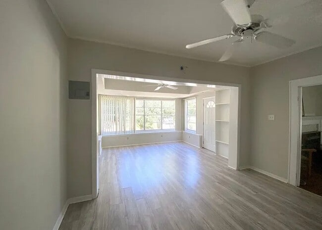 Photo - 409 Edgewater Rd