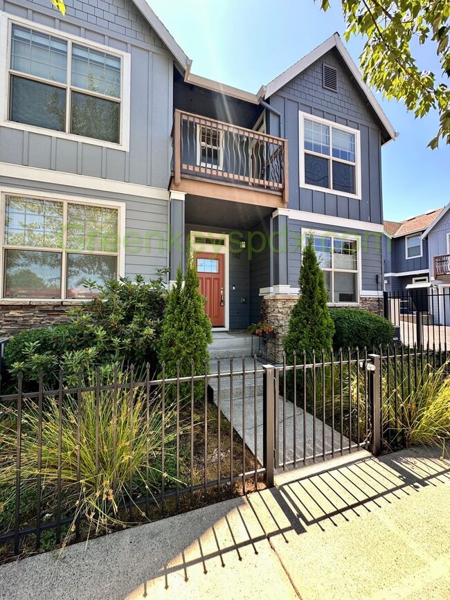 Secure and Beautiful 3-Bedroom 2.5-Bathroo... - Secure and Beautiful 3-Bedroom 2.5-Bathroo... House