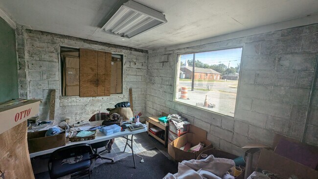 Photo - 430 E Brockett St