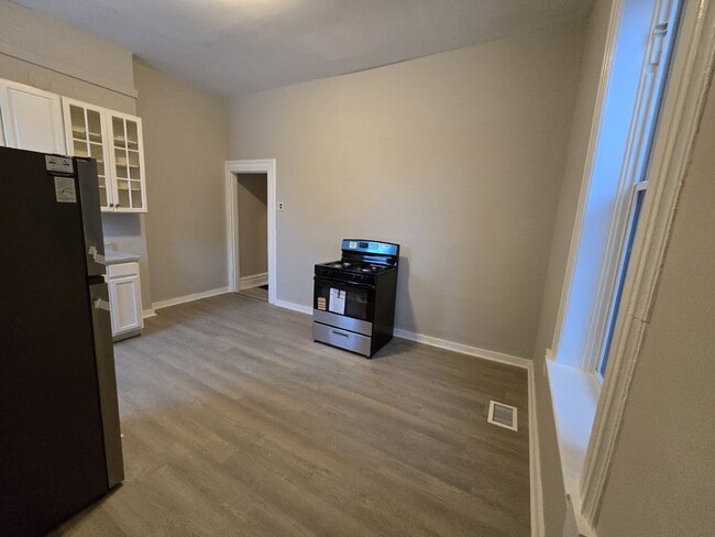 Photo - Newly Available 1BR Apartment in South City! Unit 1F