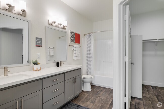 2BR, 2BA - 961SF