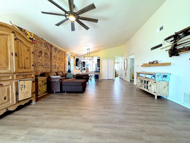 Photo - East El Paso 3 bed Refrig A/C with Gorgeous Yard!