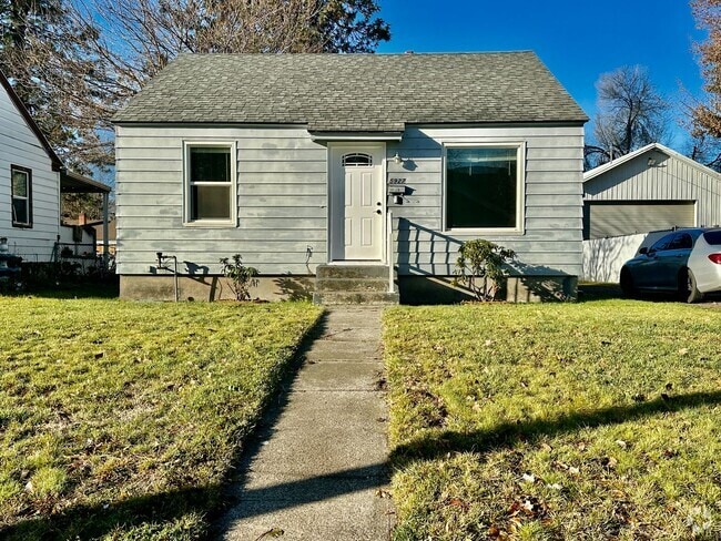 Building Photo - New on the Market! Rental