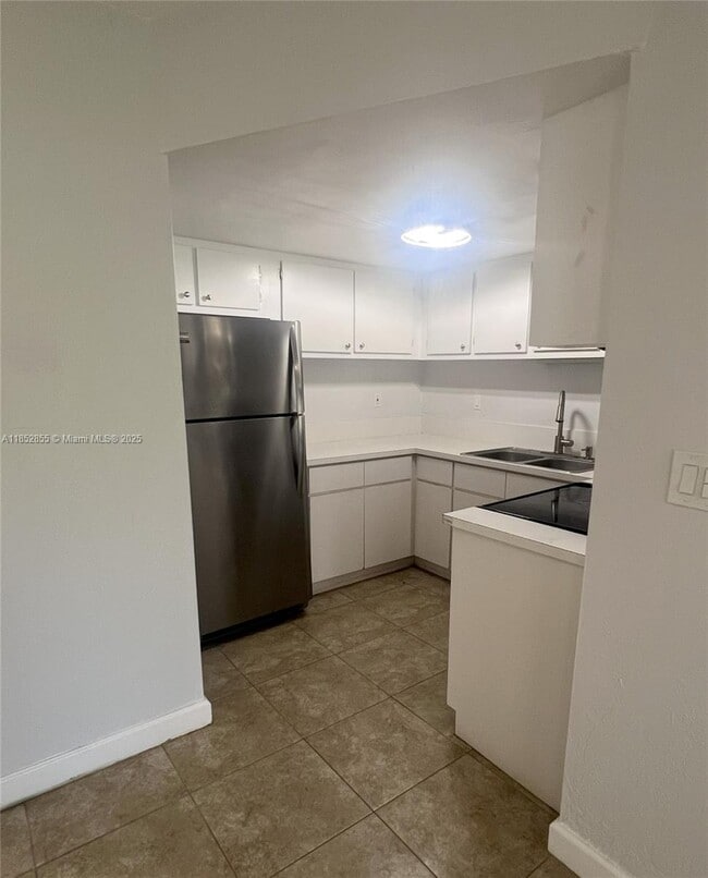 Building Photo - 5780 SW 61st St Unit 2 Rental
