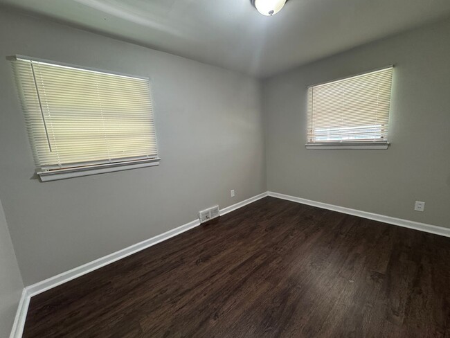 Photo - 8602 Gwin Dr House