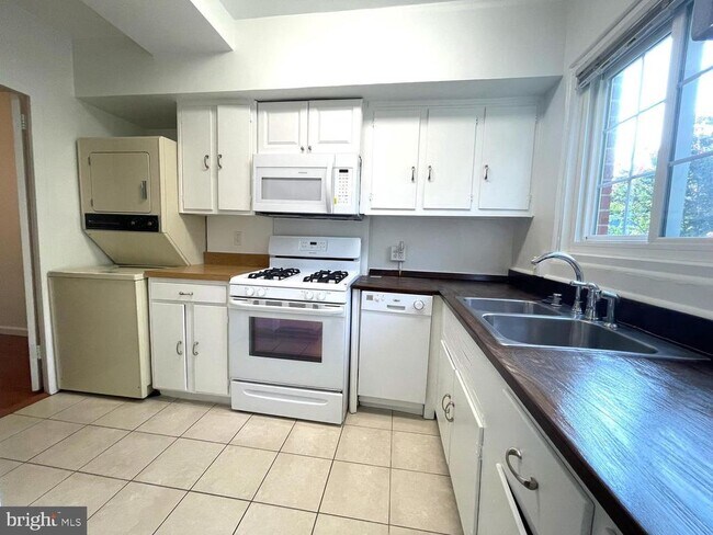 Photo - 1643 Preston Rd