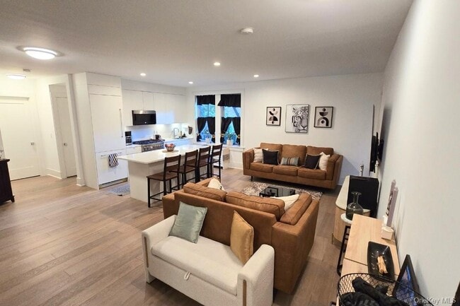 Building Photo - 148-09 Northern Blvd Unit 2O