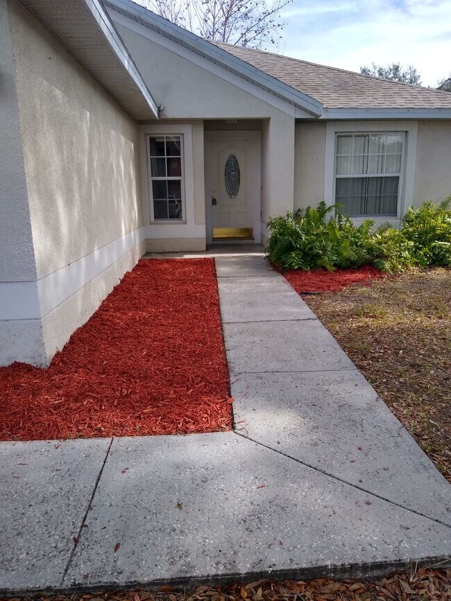 Building Photo - 3/ 2 home in Davenport