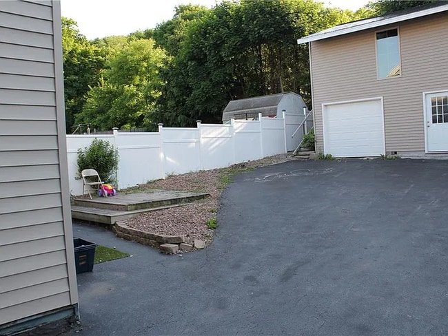 Photo - 222 Caroline Ave Unidad 2