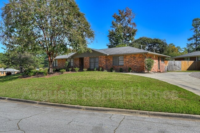 Photo - 3137 Edinburgh Dr