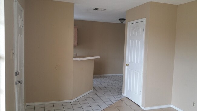 Photo - 606 Gale St Unit 11