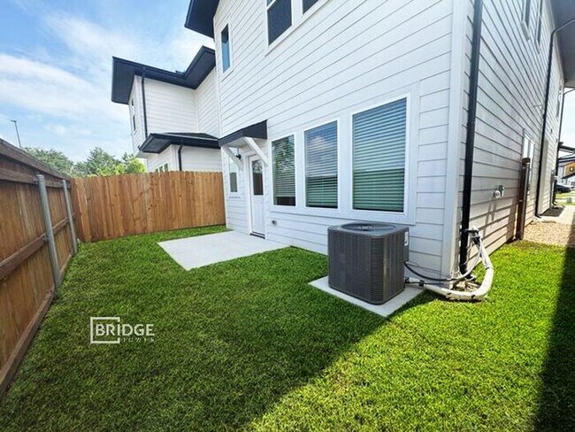 Photo - 33179 Oak Hts Pl