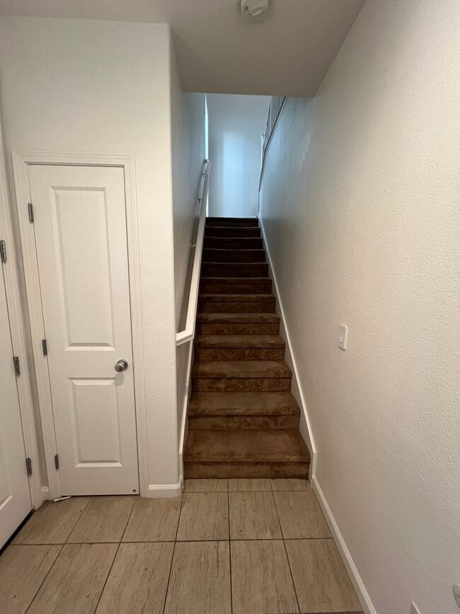 Photo - $4295-Beautiful Tri-level 3 Bed/2.5 Ba Townhome in Hampton Park/North San Jose