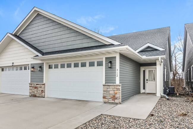 Building Photo - 312 61st St