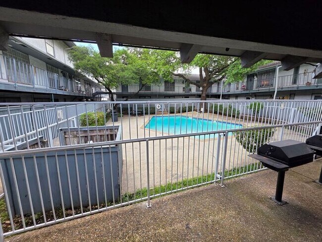 Updated 1-Bedroom Condo Near Pool Ready fo... - Updated 1-Bedroom Condo Near Pool Ready fo...