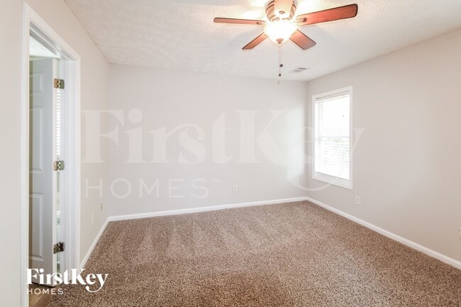 Photo - 4871 Candler Pond Rd