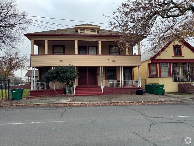 Building Photo - 1336 E Main St Rental