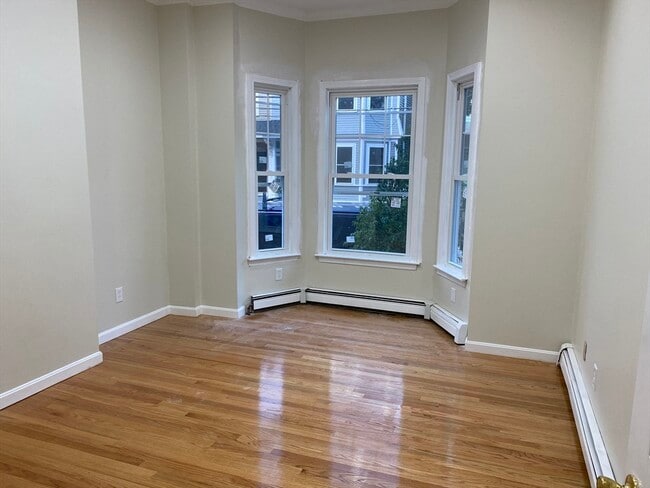Photo - 241 W Fifth St Unit 1