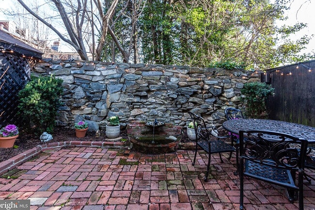 Building Photo - 1237 29th St NW Rental