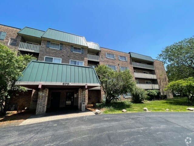 Building Photo - 675 Grove Terrace Unit 406 Rental