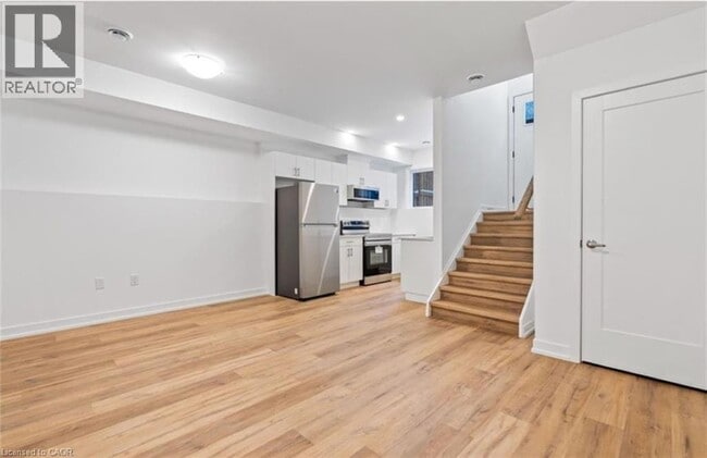 Photo - 781 Clare Ave