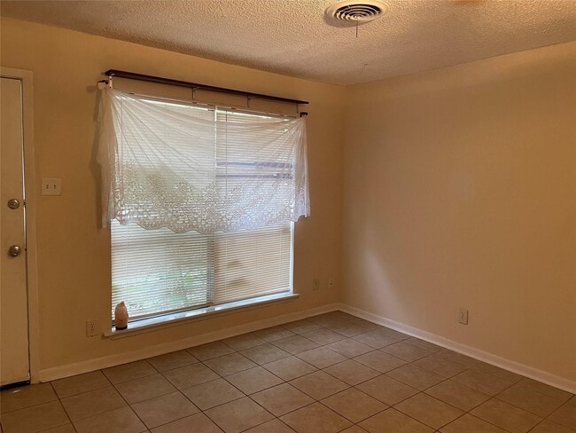 Photo - 1412 W Willis St