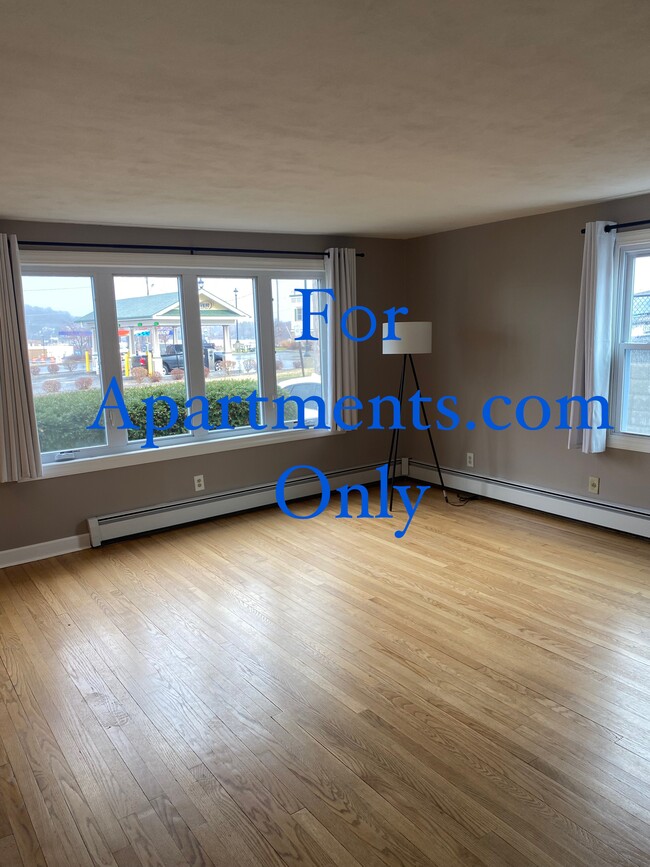 Photo - 105 Hunt Ave