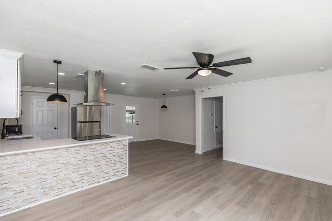 Photo - 5260 Landry Ln