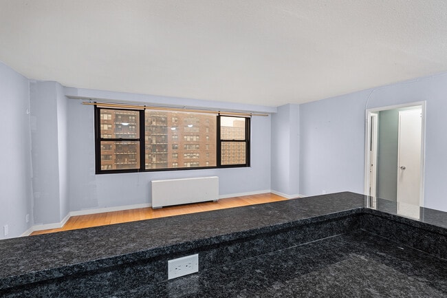 Photo - 201 Saint Pauls Ave Unit 11L
