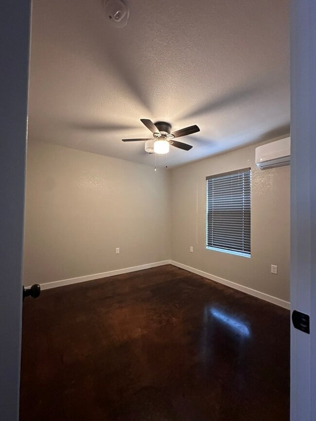 Photo - 900 W Highland Ave Unidad C