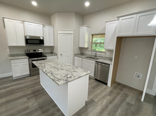 Photo - Fenced yard/2000 Sqft/Premium location