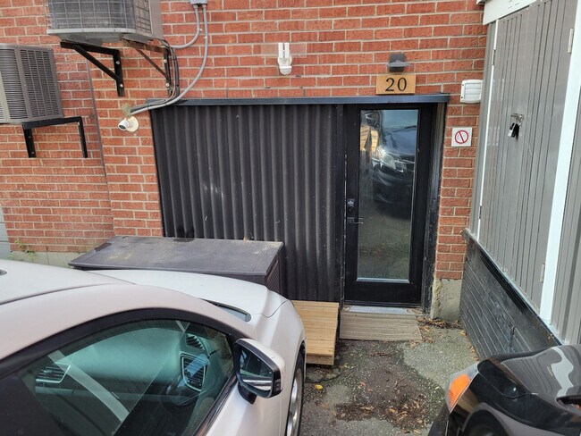 Photo - 420 Queen St E Unit SI ID1513110P