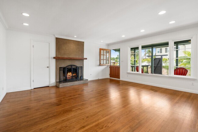 Photo - Charming 3-Bedroom in Desirable Eastside C... Casa