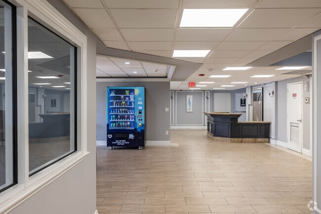 Photo - Grand Court Lakes