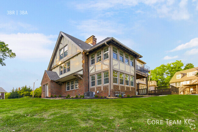 Building Photo - Three bedroom off Ward Parkway Unit 1120-200 Rental