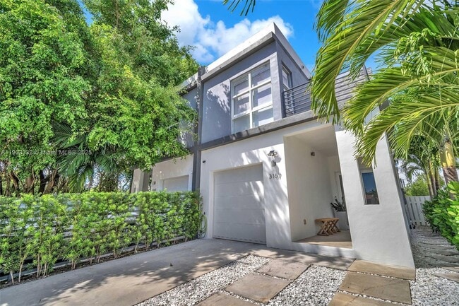 Building Photo - 3167 SW 25th St