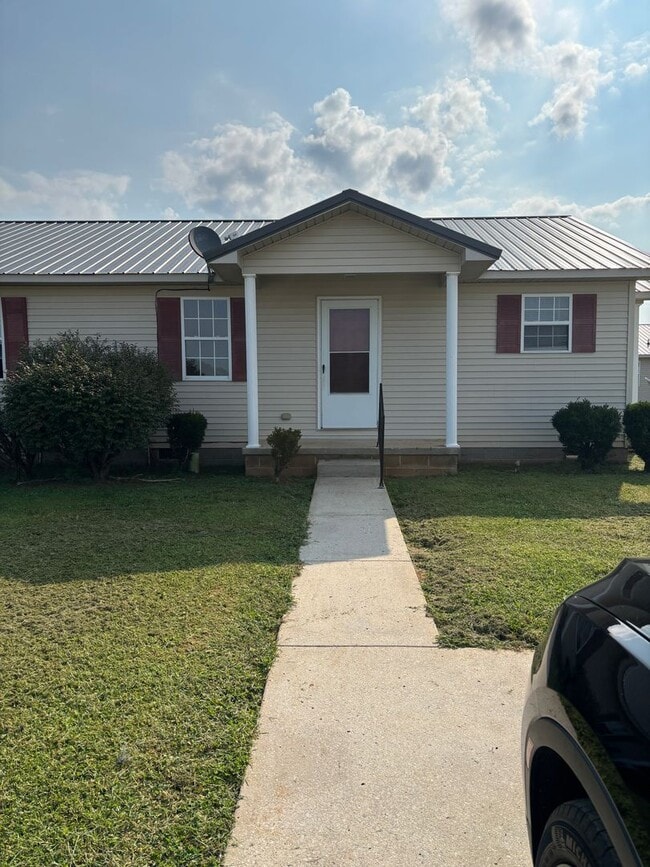 Building Photo - 2 Bedroom Duplex Rental