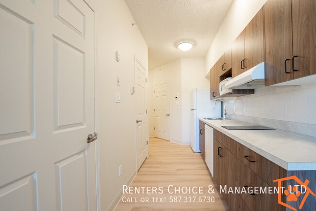 Photo - SENIOR LIVING IN THE EDWARDS,Second Floor Bachelor Suite Across From H