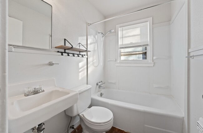 Photo - 1924 26th St Unidad A