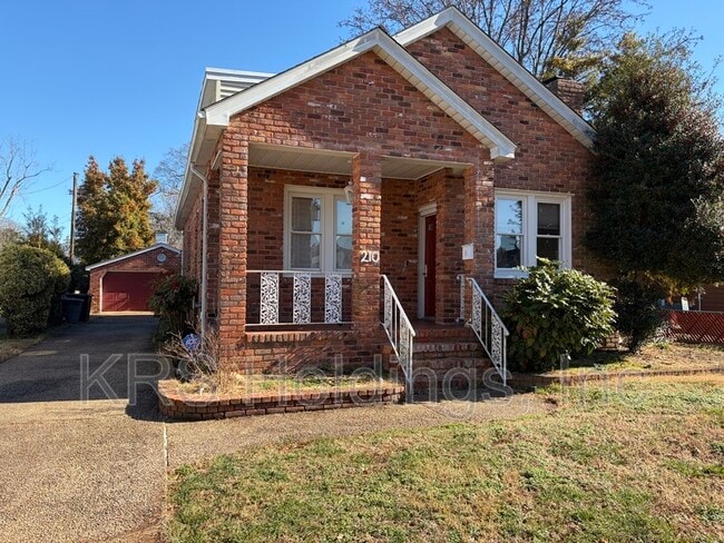 Building Photo - 210 Shenandoah Rd