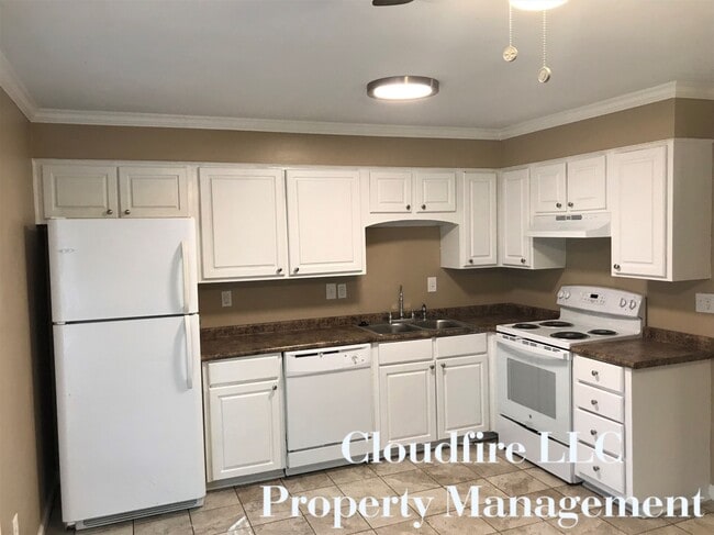 Photo - 201 James Cir