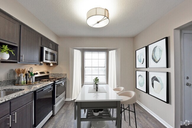 Kitchen + Granite Counters - Grande at Indian Lake Rental