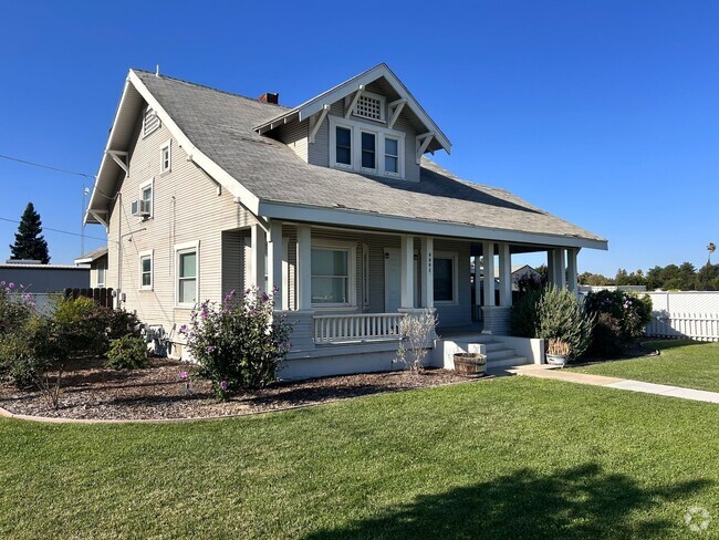 Building Photo - Charming 4 Bedroom/2 Bath Home in Modesto Ca