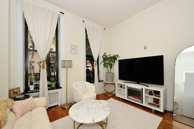 Photo - 126 E 39th St Unidad SI ID1323901P