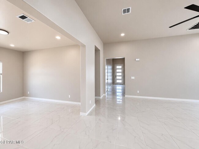 Photo - 12633 Middlesbrough Ave