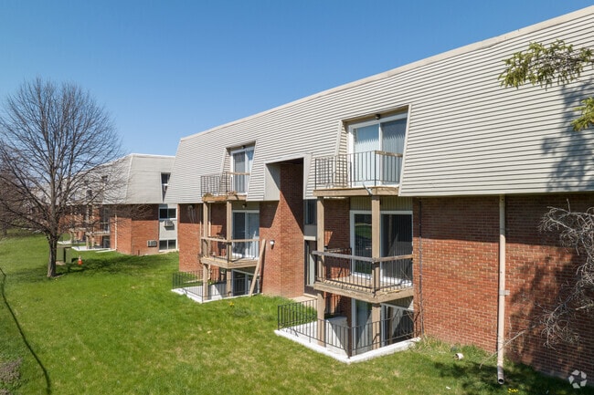 Wade Manor - Wade Manor