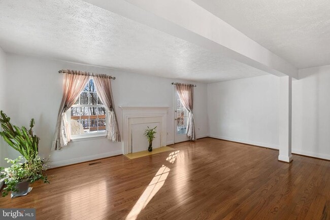 Photo - 10877 Olde Woods Way