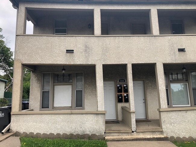 Building Photo - 694 6th St E Unit W1